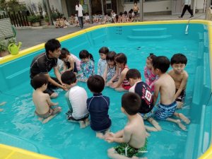 サンシティ聖母幼稚園　ばら組　プール