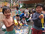 サンシティ聖母幼稚園　ゆり組 水遊び